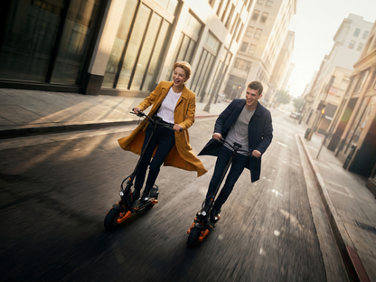 isinwheel GT1 Dual electric scooter display and handlebar